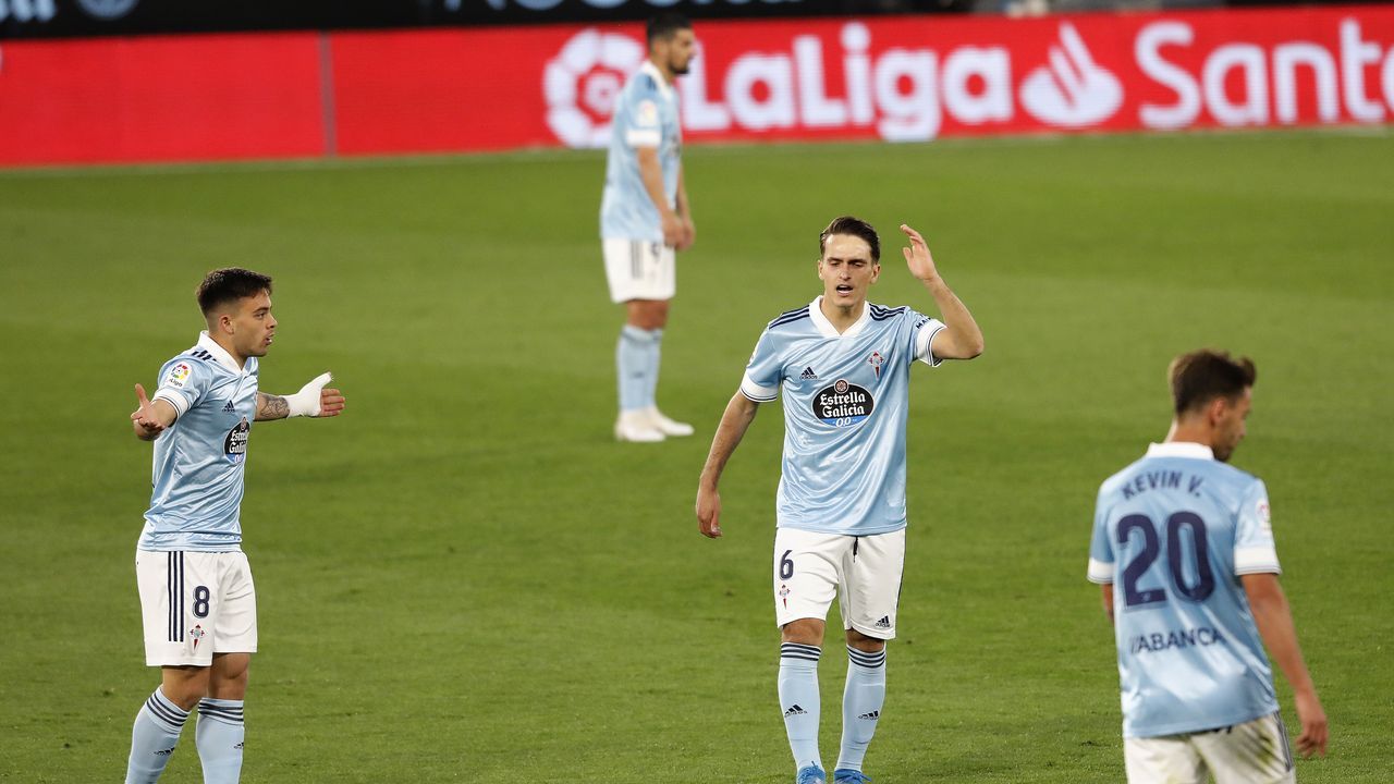 Tapia fue el primero en resentirse y verse obligado a dejar el partido