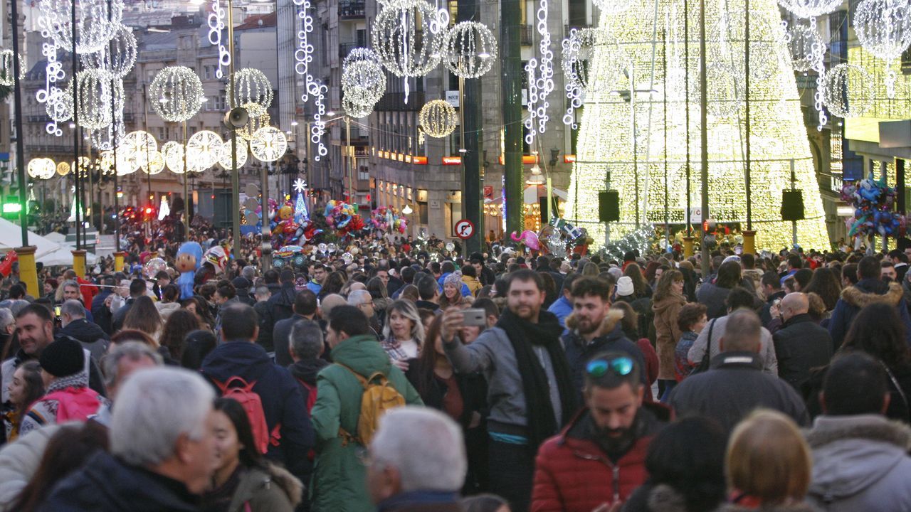 Colapso esta tarde en los accesos a Vigo por autopista por la enorme afluencia de gente
