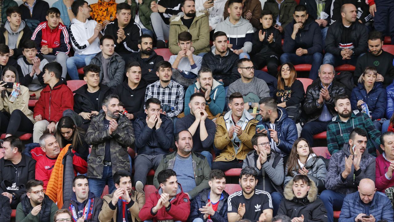 Ambiente de gala en el derbi del fútbol ourensano.La pugna entre la UD Ourense y el Ourense CF fue toda una fiesta del balompié provincial
