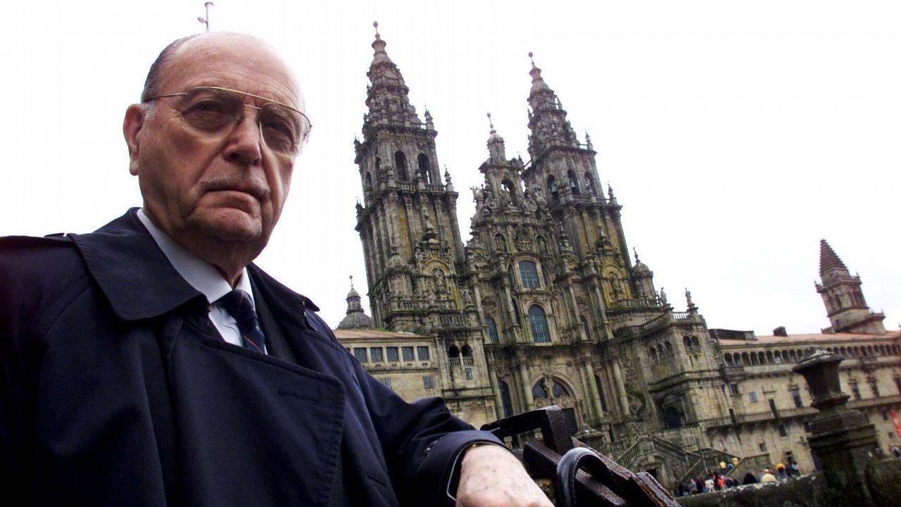 Fernández Albor saluda cordial y efusivamente en el 87 a Manuel Fraga en el acto de clausura de la Universidad Internacional del Atlántico