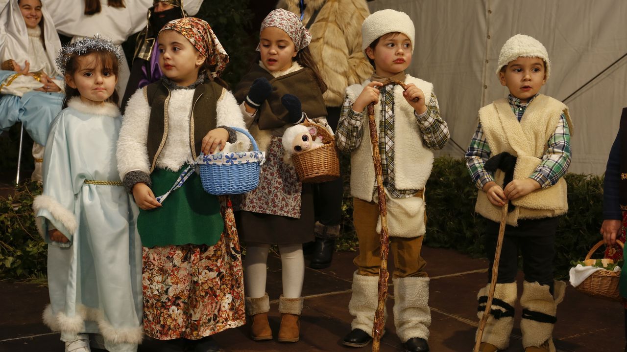 La tradicional foto en el regazo de los Reyes, para avisarles de lo que les hemos pedido