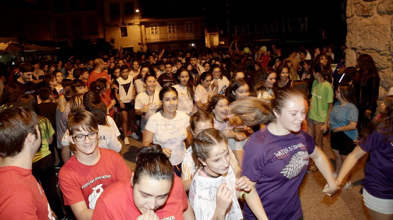 FIESTAS DEL CARMEN DE PORTO DO SON, ÚLTIMO DÍA. FIESTA DEL AGUA Y FUEGOS ARTIFICIALES.