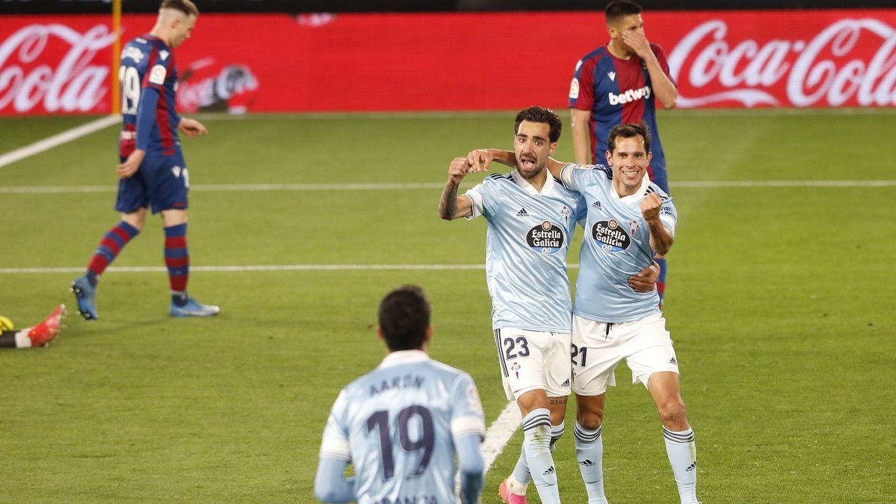 Tapia fue el primero en resentirse y verse obligado a dejar el partido