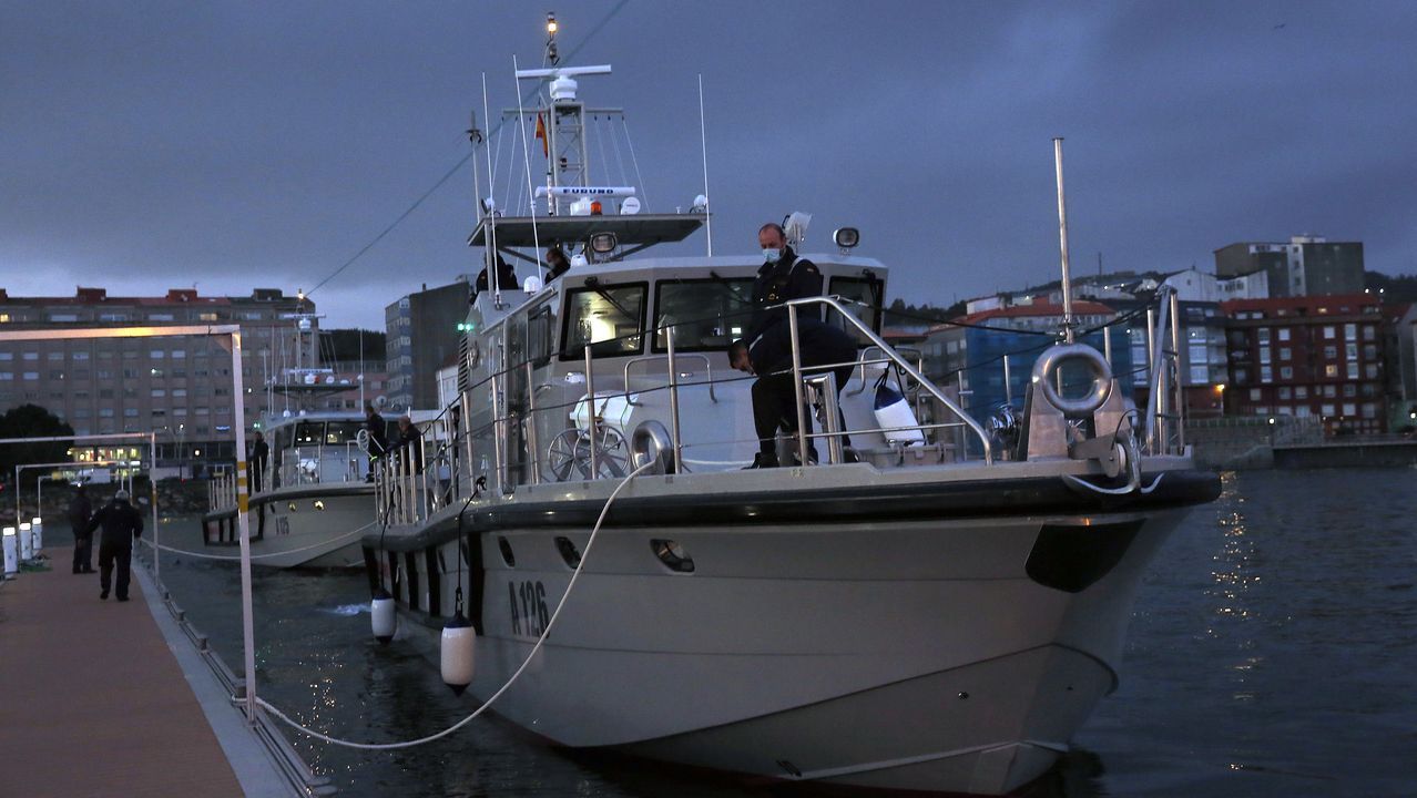 PATRULLERAS DE LA ARMADA ESPAÑOLA ENTRANDO EN EL CLUB NAUTICO DE RIBEIRA,