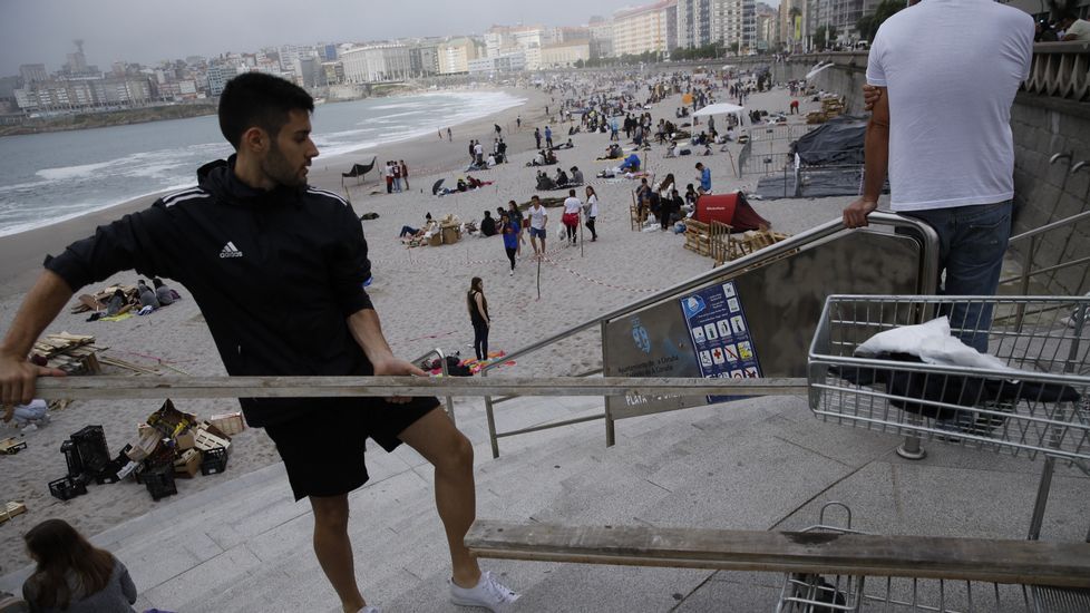 AMBIENTE EN LA PLAYA DE RIAZOR EN SAN JUAN