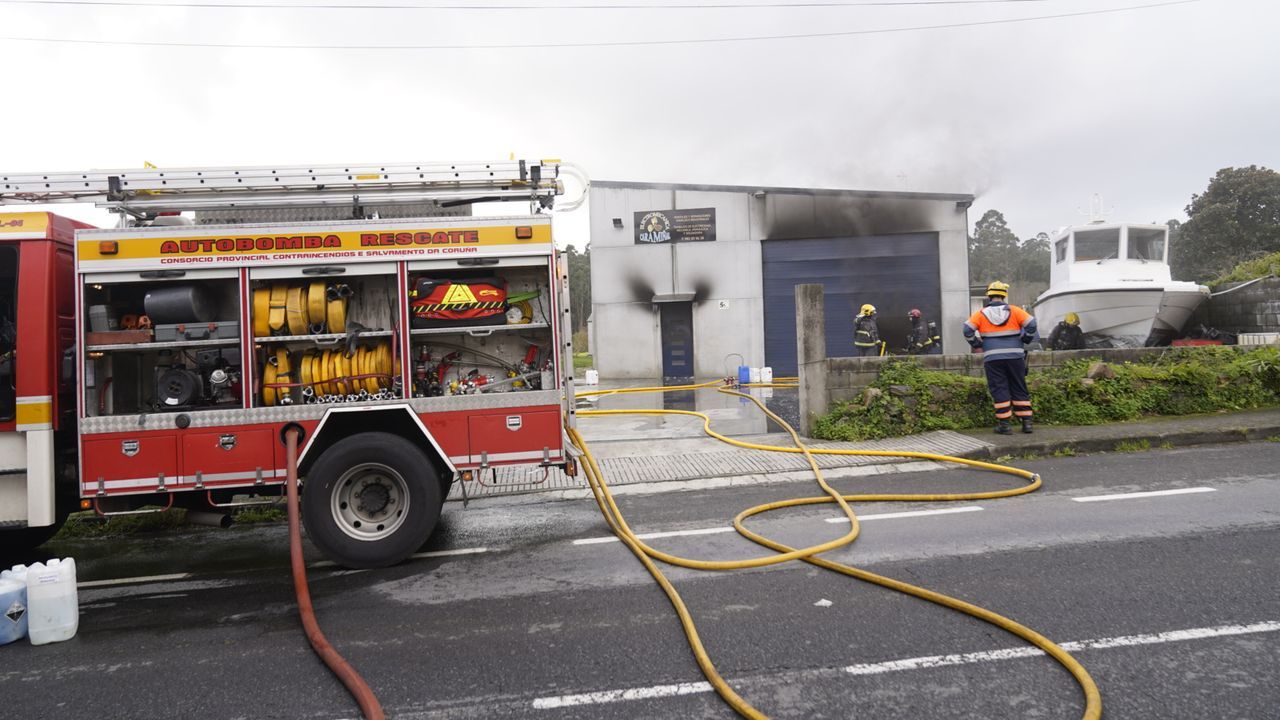 Incendio en taller O Caramiñal.