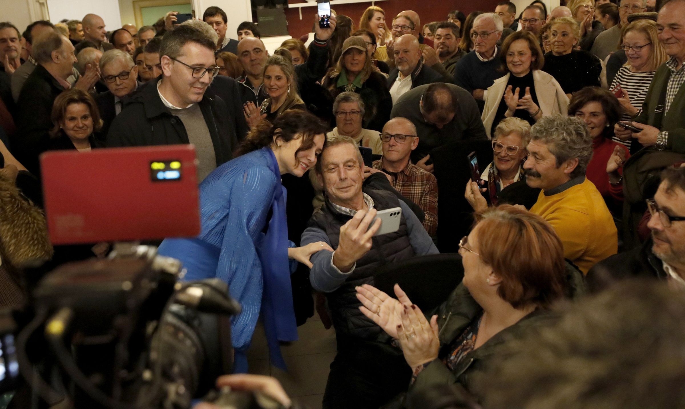 A presidenta da comunidade de Madrid, Isabel Daz Ayuso, da unha charla en Ribadeo creando unha enorme espectacin. 14/02/2025