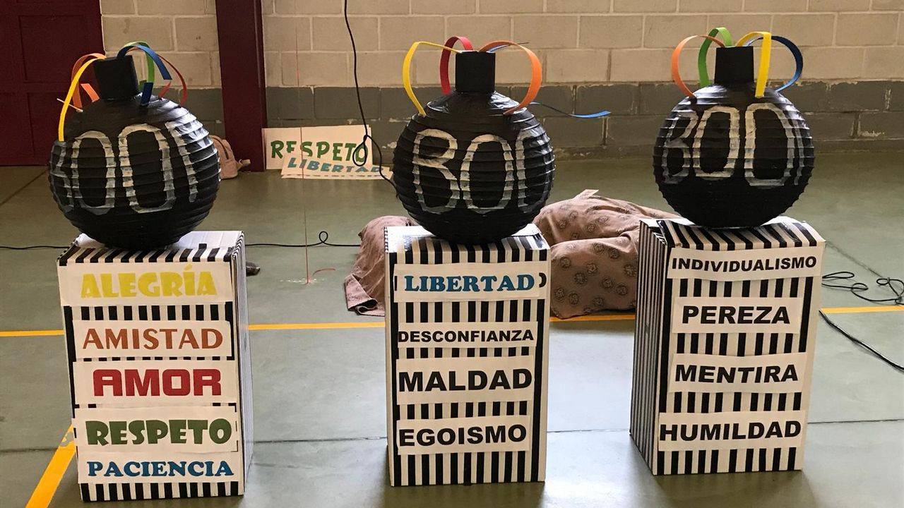El IES Sofía Casanova celebró el Día de la Paz con los mayores de DomusVI