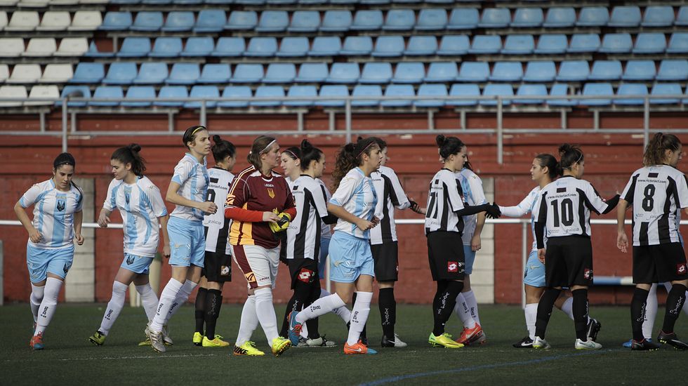 Imagen del partido celebrado el domingo en el campo de la Leyma entre Victoria y Orzán, con victoria aurinegra (1-2)