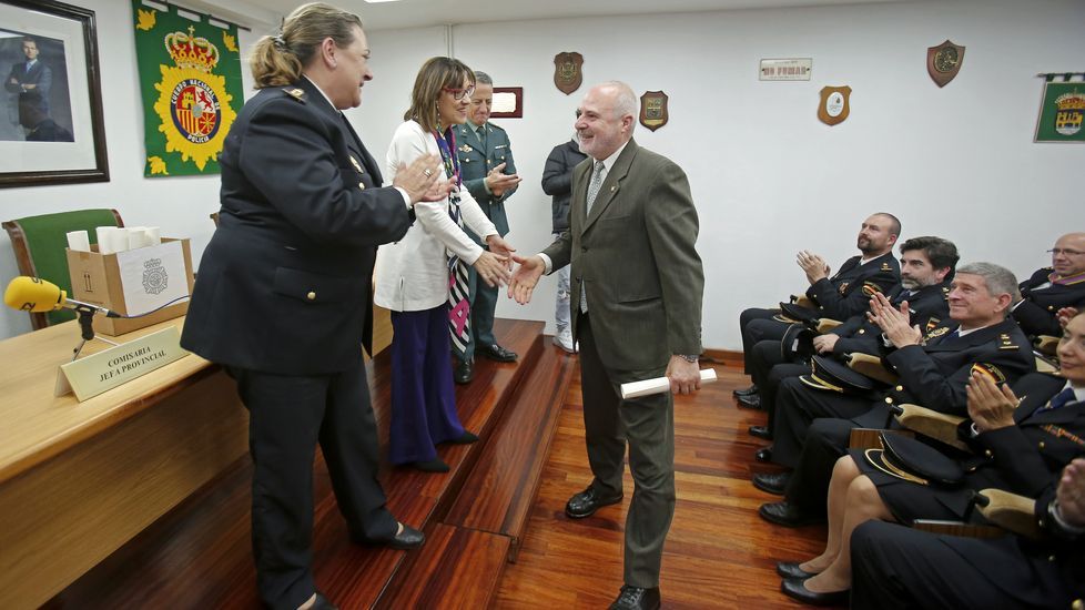 Entrega de medallas en la Policía Nacional