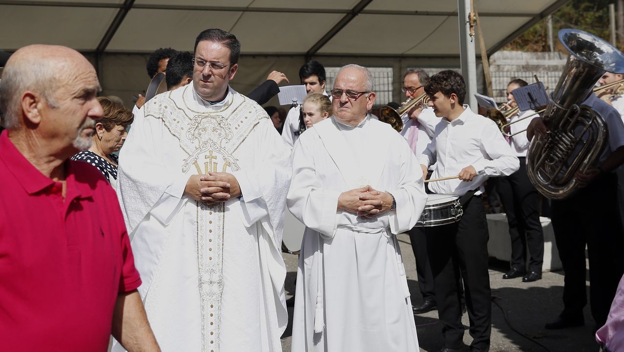 Fiestas en San Roquiño misa y procesión en honor a San Miguel
