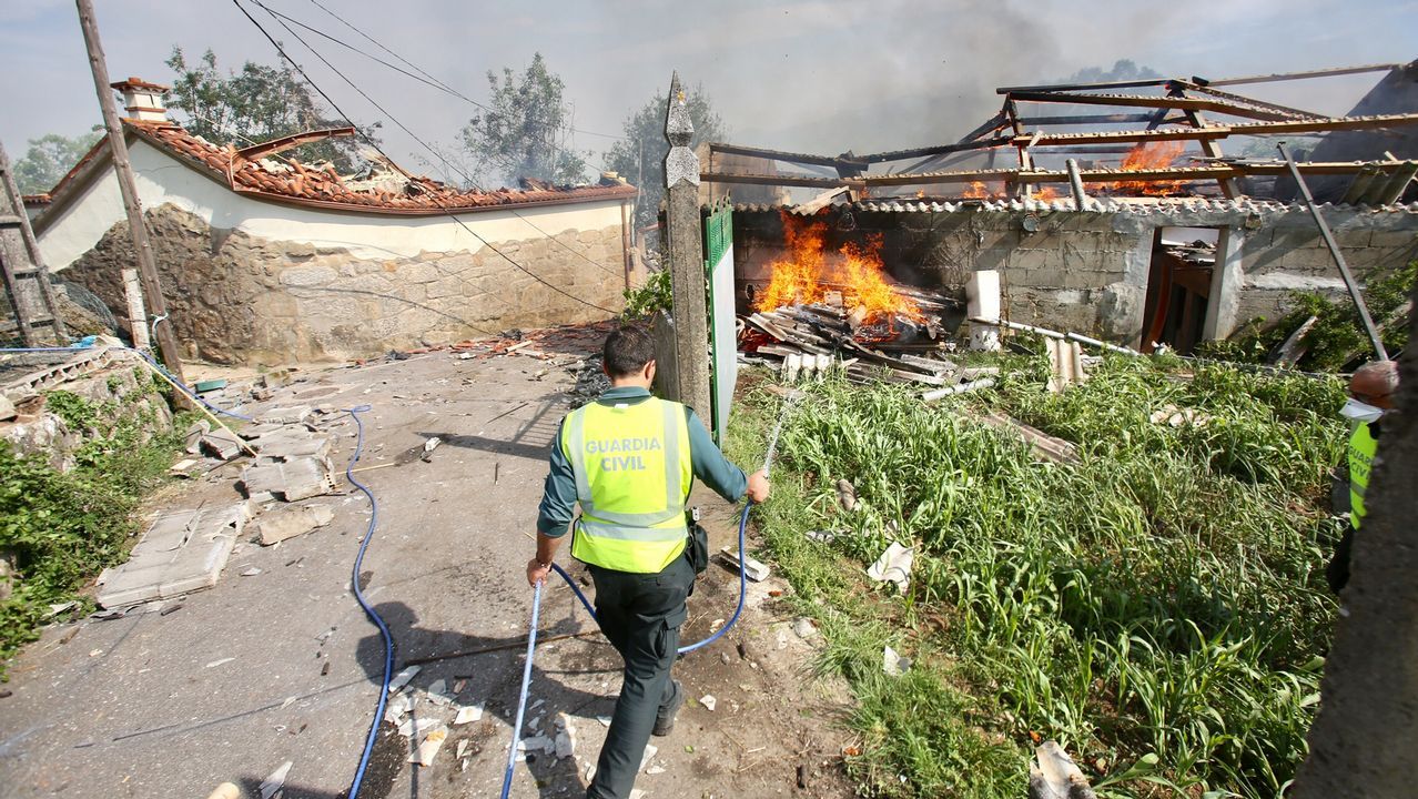 El diá después a la explosión mortal en Tui