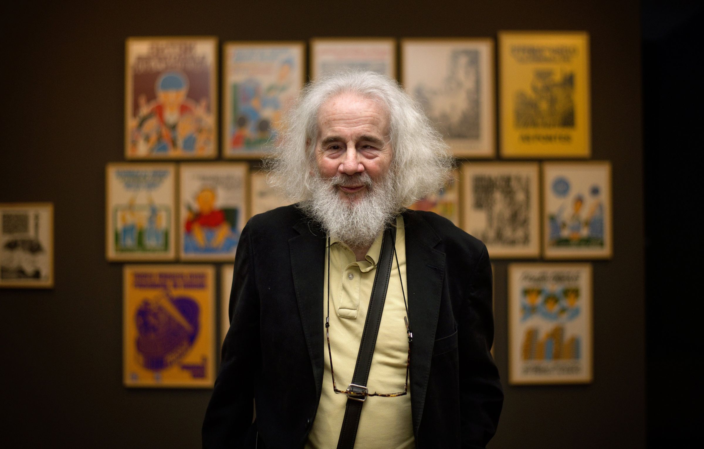 Xaqu�n Mar�n na inauguracion da mostra �Xaqu�n Mar�n, humor l�quido galego� na Fundaci�n Luis Seoane. Tr�tase dunha coidada selecci�n de pezas que abrangue os m�is de sesenta anos de profesi�n do humorista gr�fico, pintor, muralista, caricaturista e artista. 20/04.