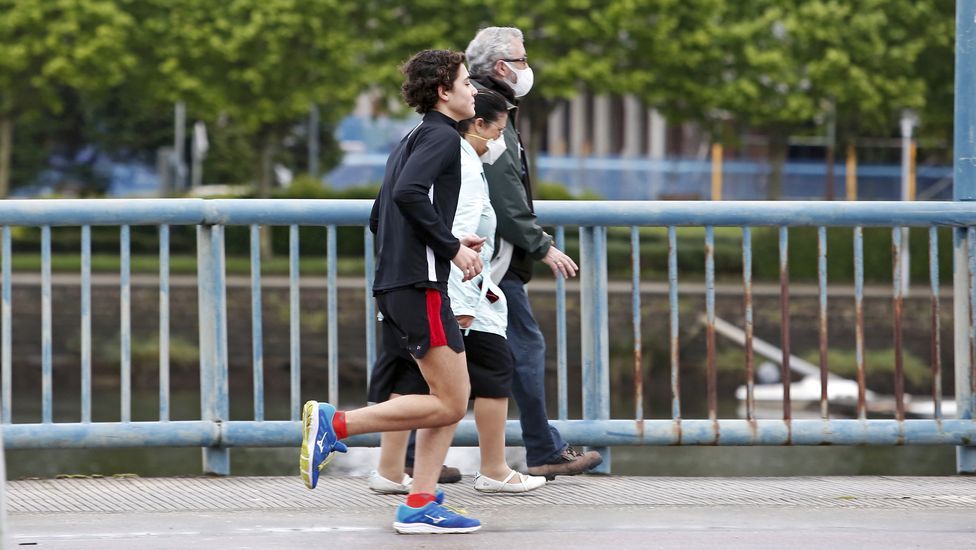 Deportistas durante el primer día de la desescalada
