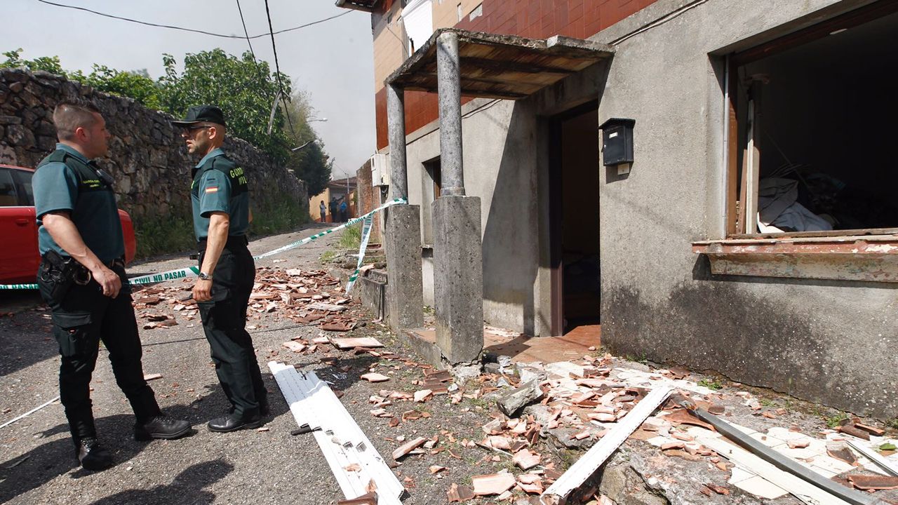 El diá después a la explosión mortal en Tui