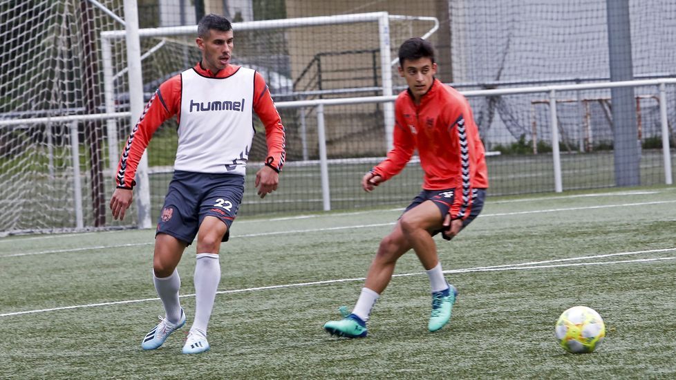 Entrenamiento del Pontevedra CF en A Xunqueira