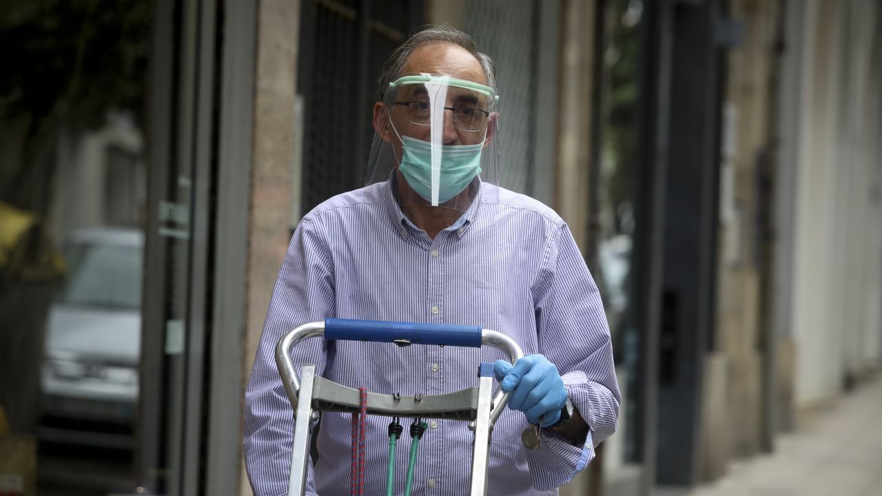 Mascarillas para trabajar en las calles de Santaigo