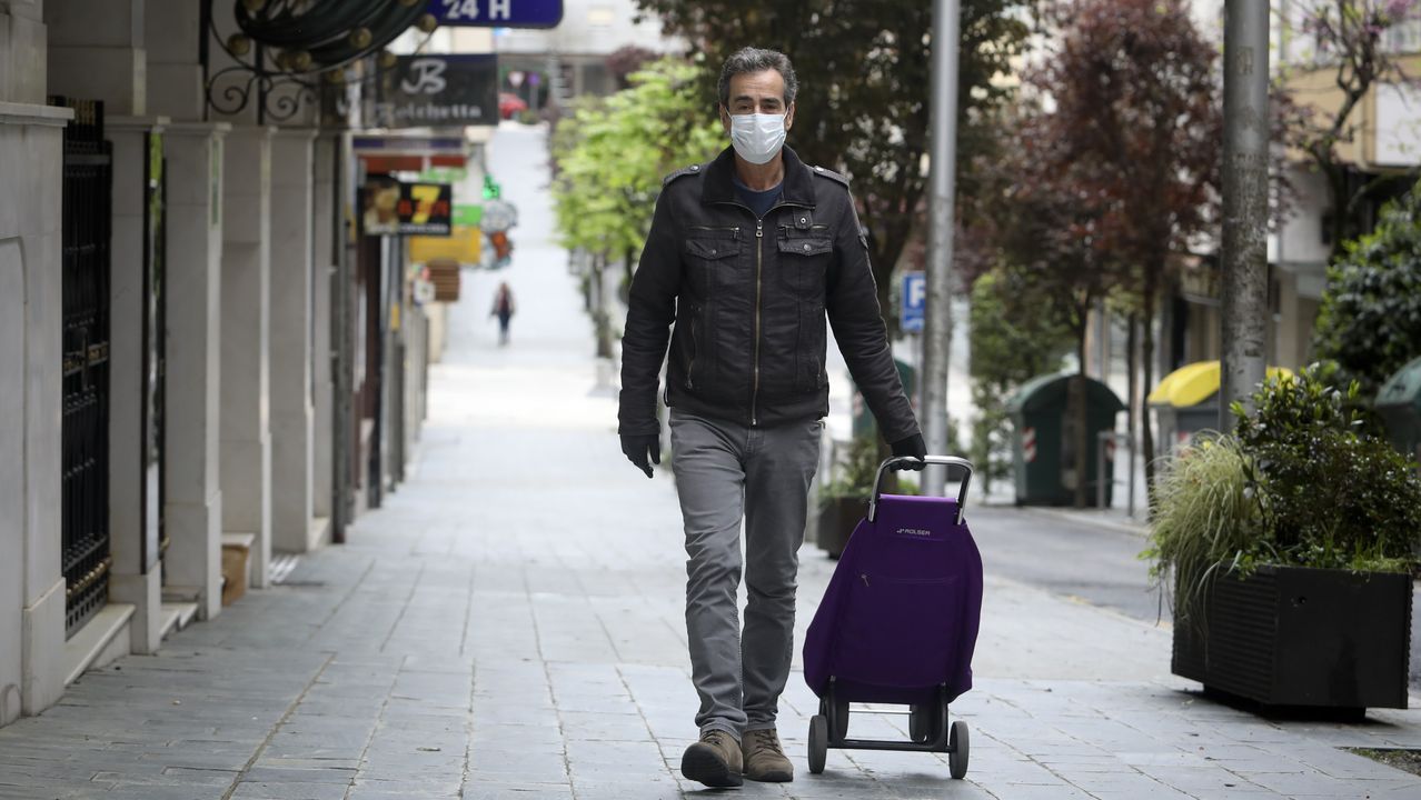 Con mascarilla para ir a la compra en Santiago