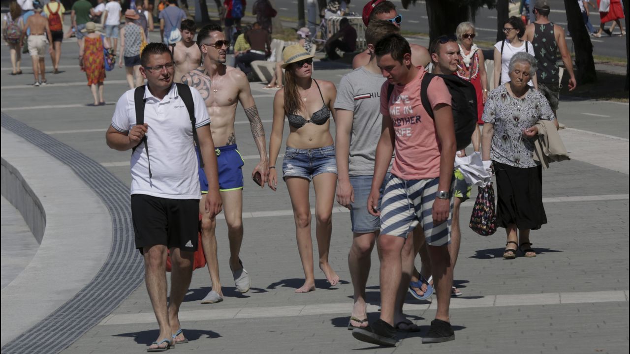 DÍA DE CALOR EN LA PLAYA DE RIAZOR