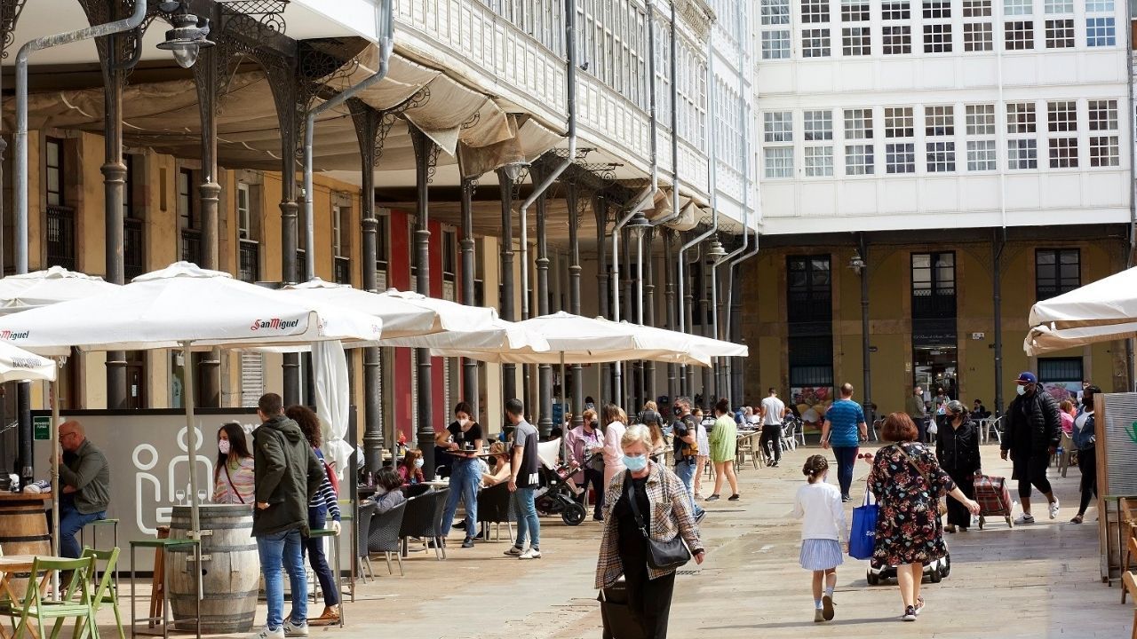 LaGrandiella.Plaza de Hermanos Orb�n, en Avil�s
