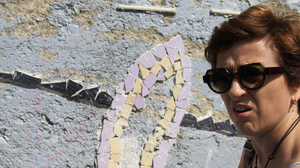 Gerardo Rodríguez, Chere, dirige la elaboración de un mural en el Malecón junto al río Sil