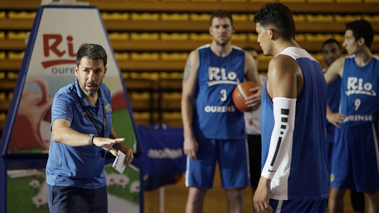 El nuevo COB empieza a entrenar.Gonzalo García, dando instrucciones