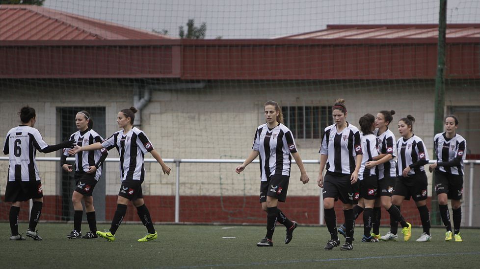 Imagen del partido celebrado el domingo en el campo de la Leyma entre Victoria y Orzán, con victoria aurinegra (1-2)
