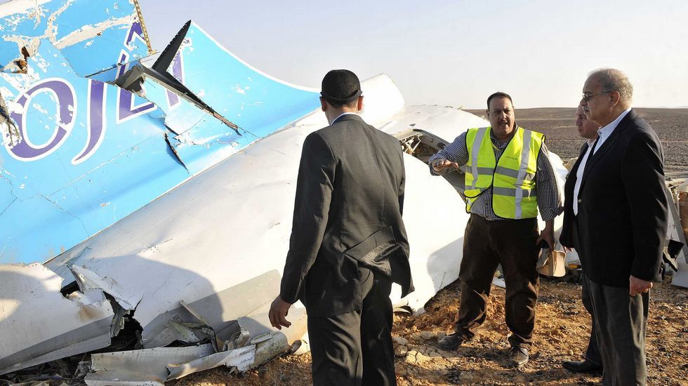 Restos del avión ruso que se estrelló en Egipto