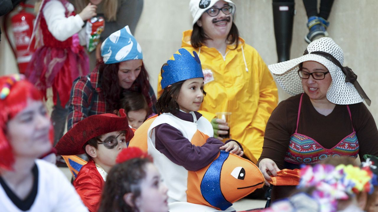Fiesta de disfraces en la Cidade da Cultura