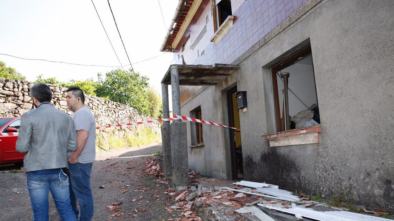 El diá después a la explosión mortal en Tui