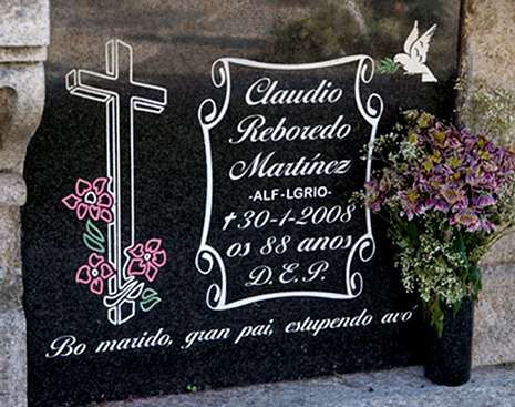 Salceda de Caselas fomenta el gallego hasta en la muerte