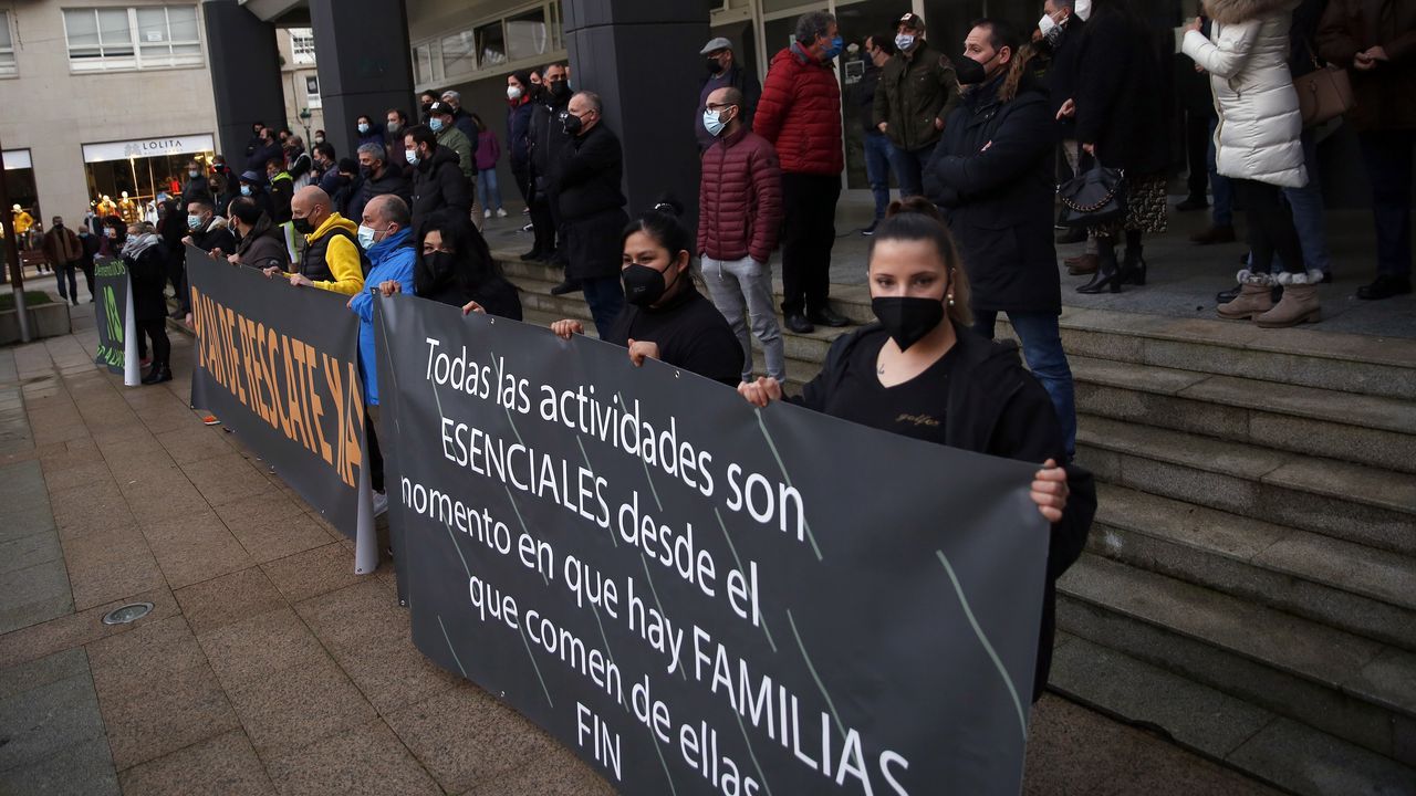PROTESTA DE LA HOSTELERIA EN POBRA Y RIBEIRA