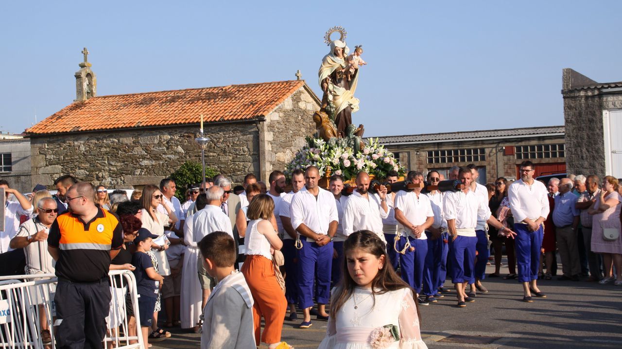 PROCESION MARITIMA DE LA VIRGEN DEL CARMEN DE RIANXO