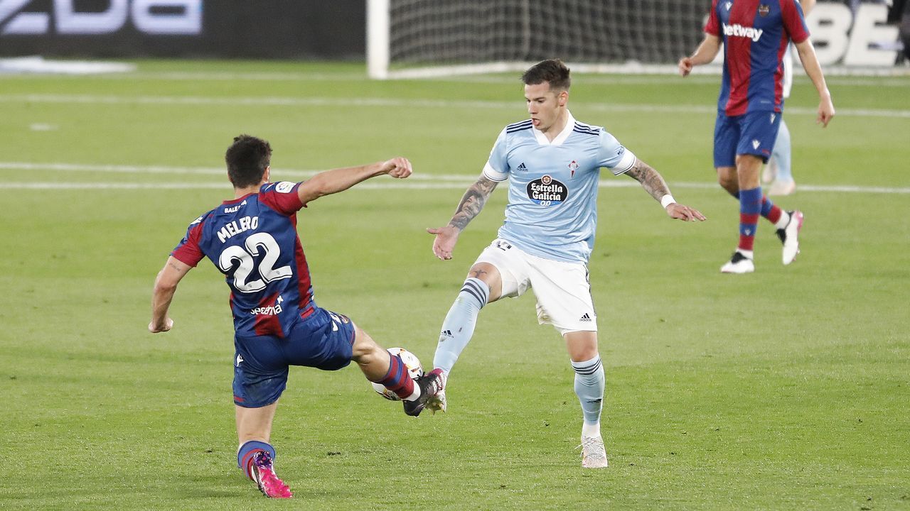 Tapia fue el primero en resentirse y verse obligado a dejar el partido