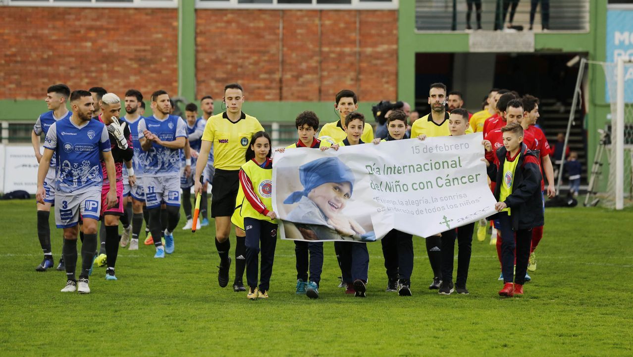 Ambiente de gala en el derbi del fútbol ourensano.La pugna entre la UD Ourense y el Ourense CF fue toda una fiesta del balompié provincial