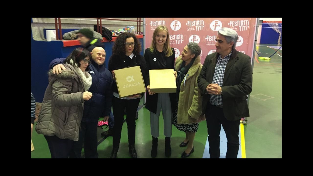 fiesta de la asociacion Amicos con motivo del día internacional de las personas con diversidad funcional
