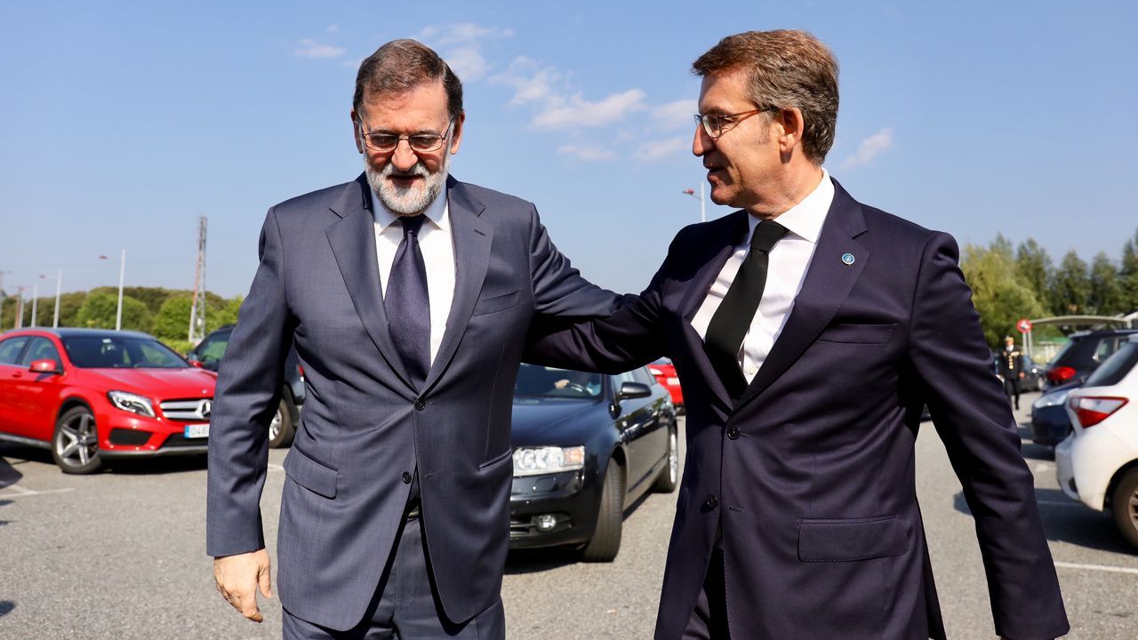 Feijoo y Rajoy, en el funeral y entierro de Gerardo Fernández Albor en Boisaca, Santiago