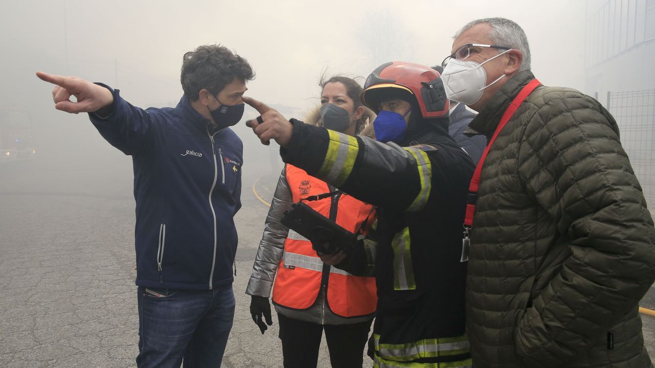 La alcaldesa, el delegado de la Xunta y el director de Emerxencias visitaron la zona