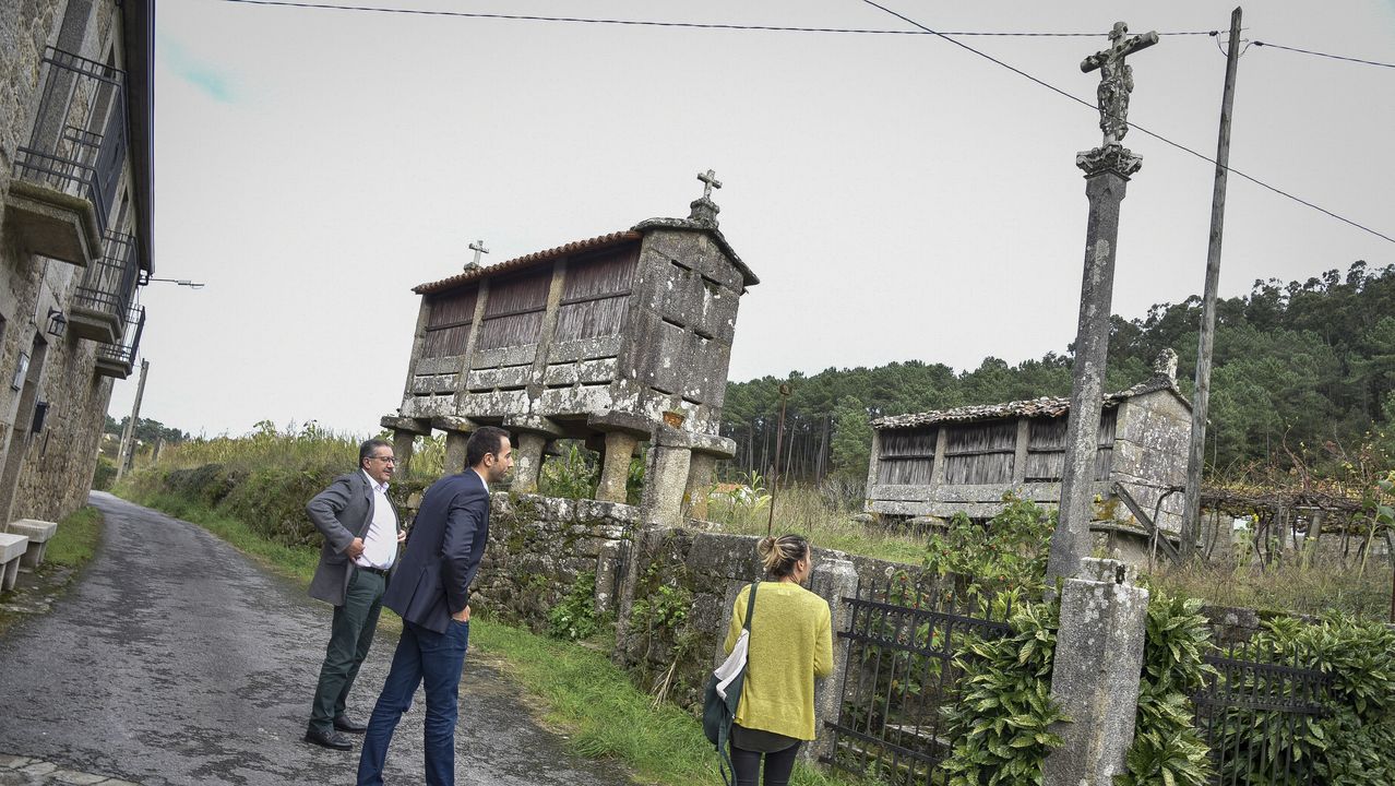 Casa de Horta, una de las viviendas más exclusivas de la comarca, nos abre sus puertas.El abuelo de José Manuel López ordenó instalar un cruceiro en la propiedad en 1956 para cumplir una promesa