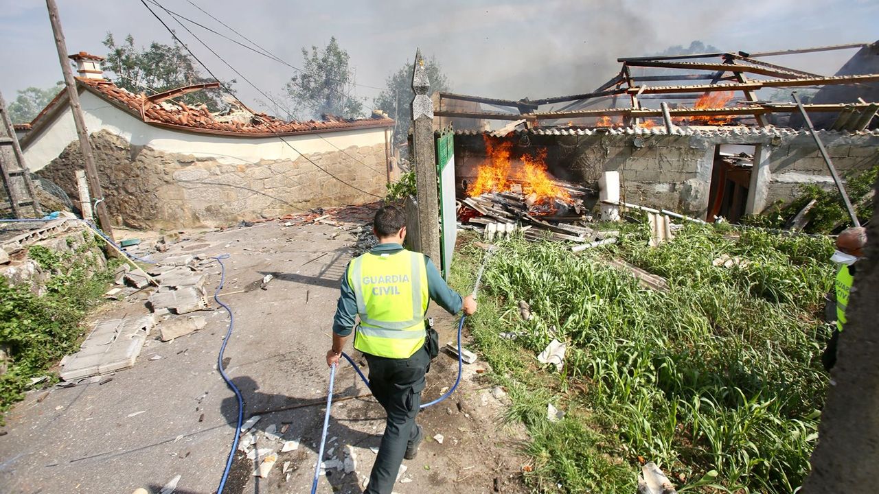 El diá después a la explosión mortal en Tui