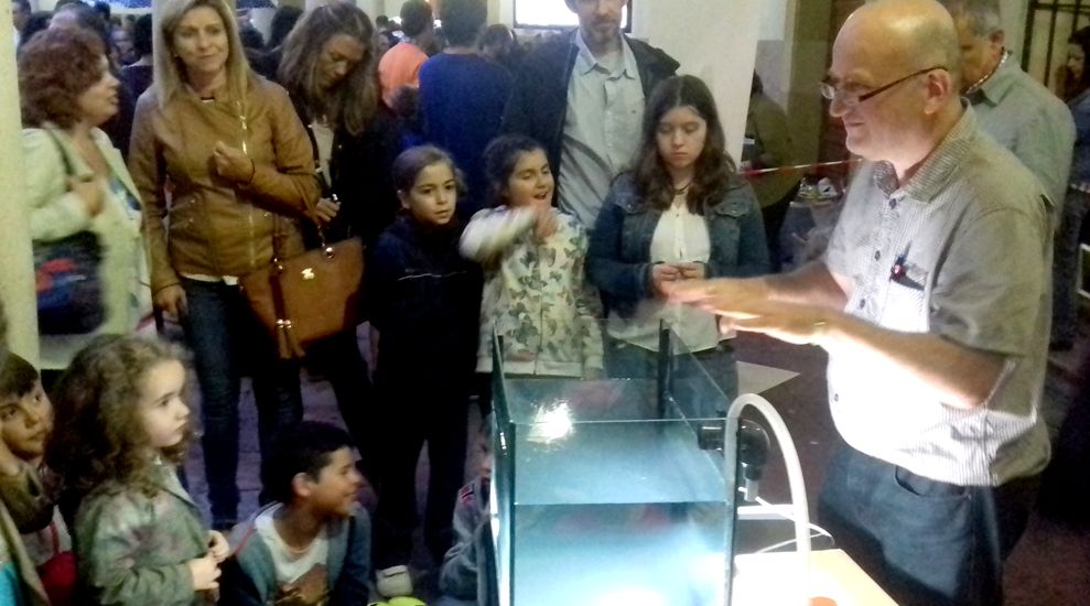 Los cient�ficos, a la calle; la ciencia, al raso.El consejero de Empleo Francisco Blanco