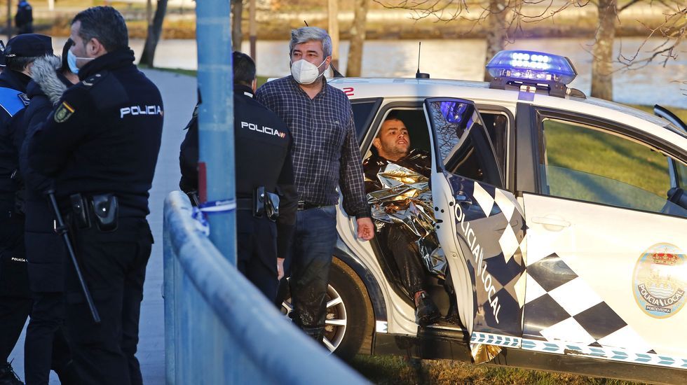 Se tira al Lerez para escapar de la policía