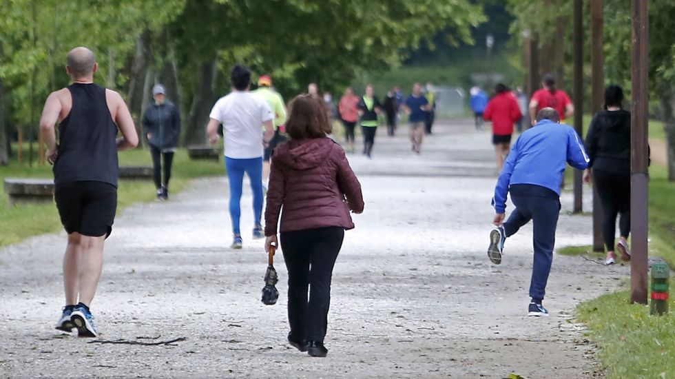 Deportistas durante el primer día de la desescalada