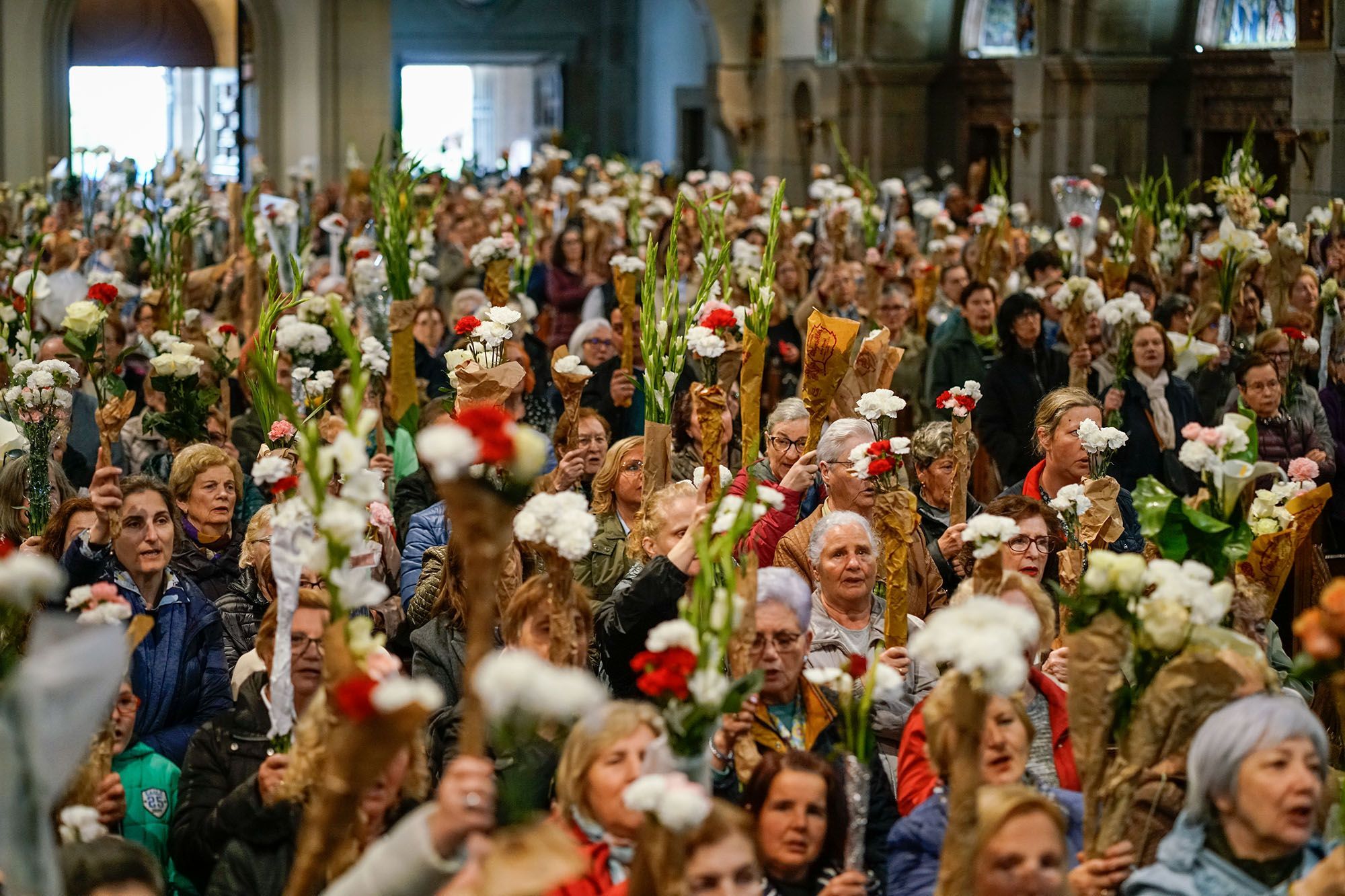 Da das nais na novena  Virxe de Ftima no barrio do Couto en Ourense. 12/05/2025