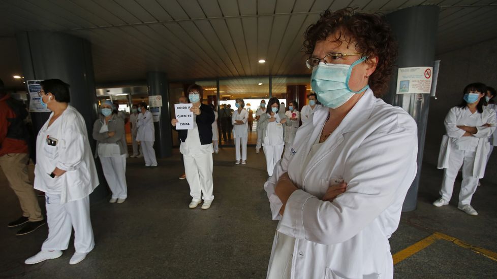Concentración de sanitarios en el hospital Montecelo