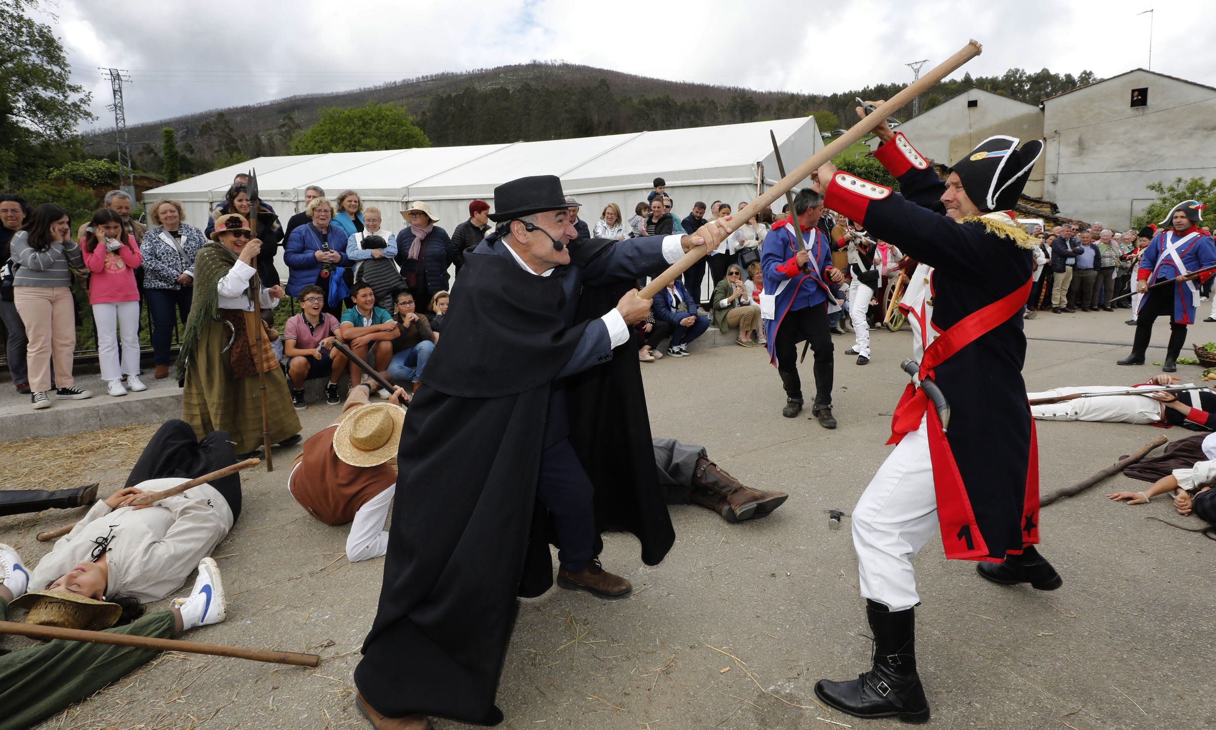 Romera das Cruces en Arante, Ribadeo, recreando a batalla contra os ingleses.