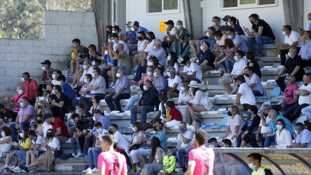 PARTIDO ENTRE EL NOIA Y EL BOIRO EN SAN LÁZARO. PREFERENTE. FÚTBOL.
