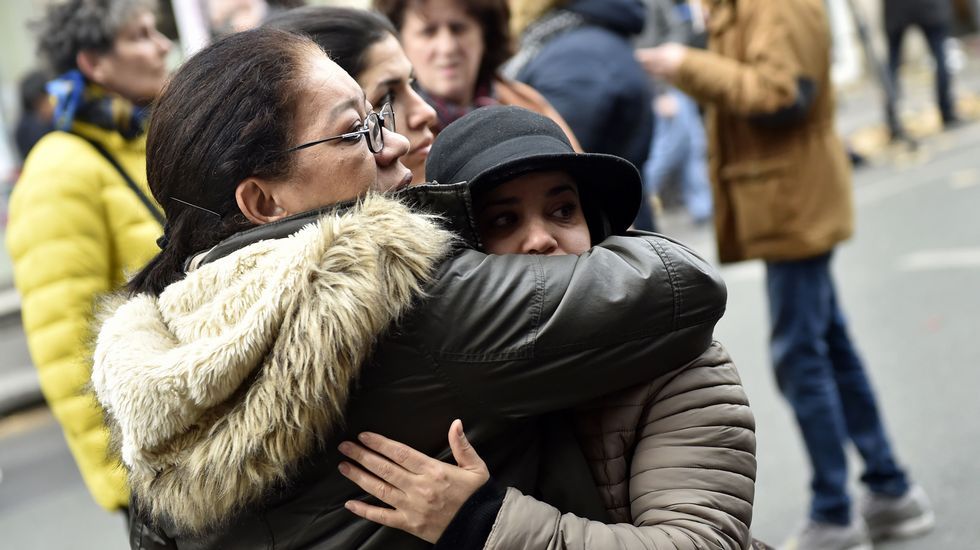 Agentes de policía en el exterior de la sala Bataclan.