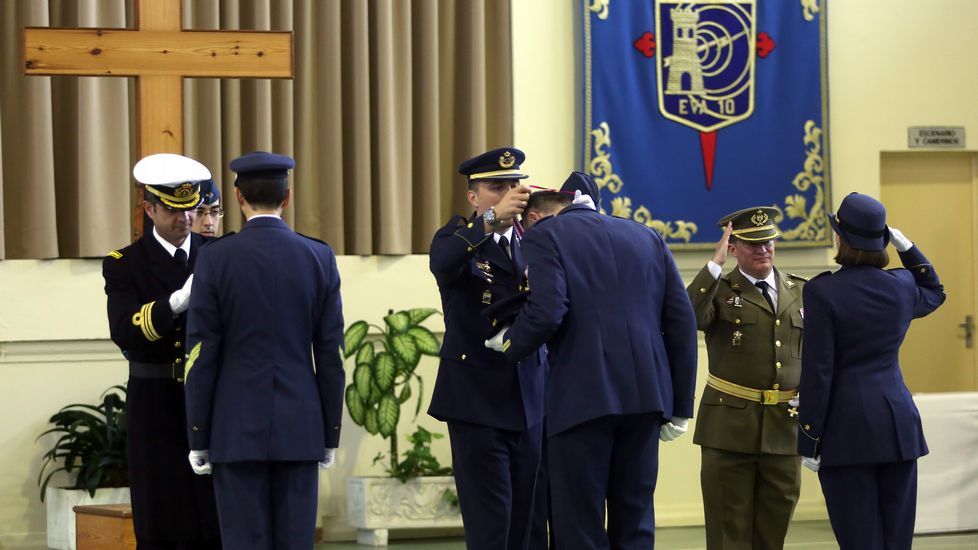 El EVA 10 celebra la festividad de su patrona la Virgen de Loreto con un acto militar