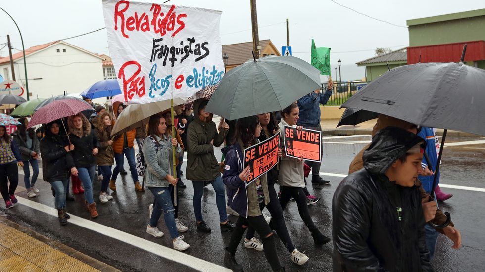 Protesta contra las reválidas y la Lomce en Barbanza
